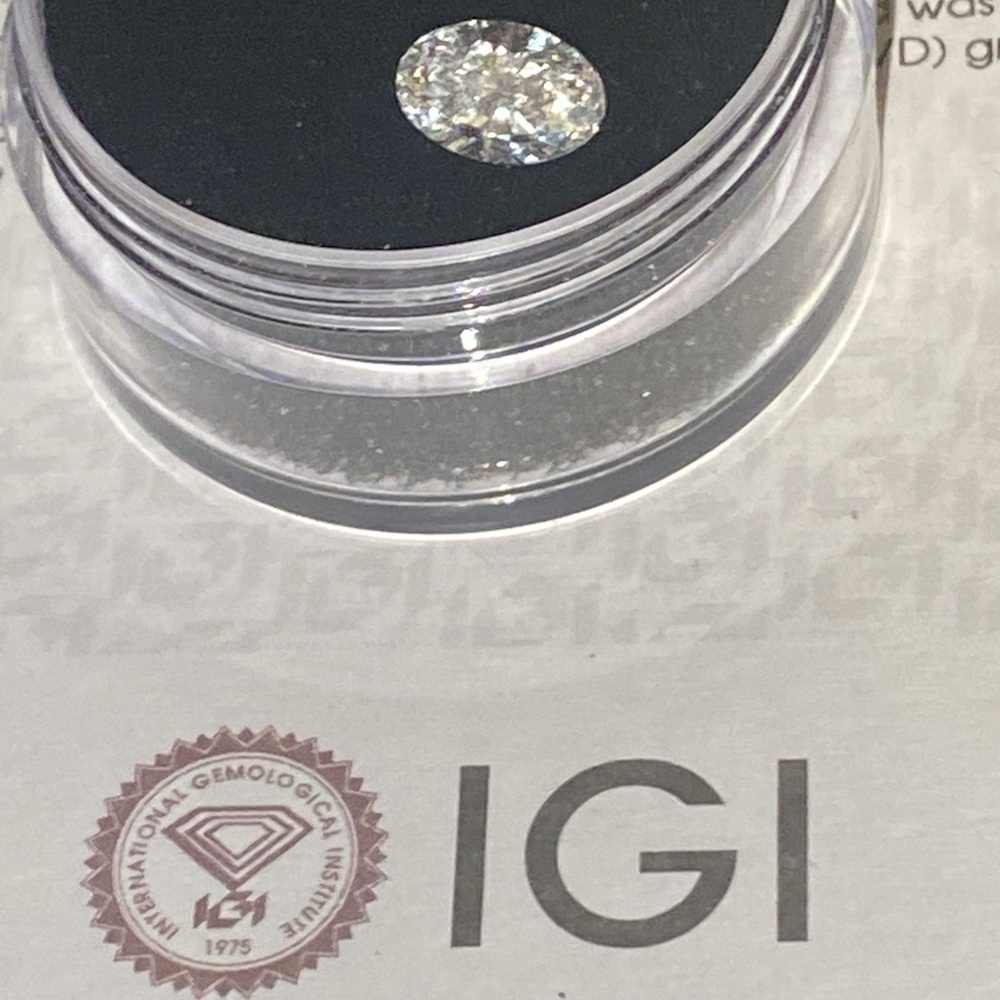 Certified Round White Lab Diamond Accent - White Diamond